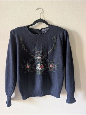 Vintage Floral Embroidered Navy Women's Sweater